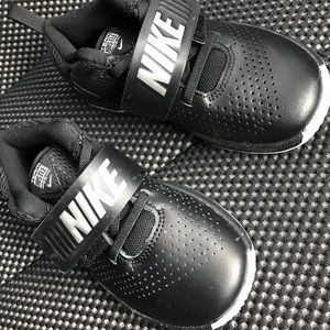 Team hustle Nike Kids size 10